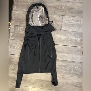 Lululemon size 6 grey zip up hoodie good condition